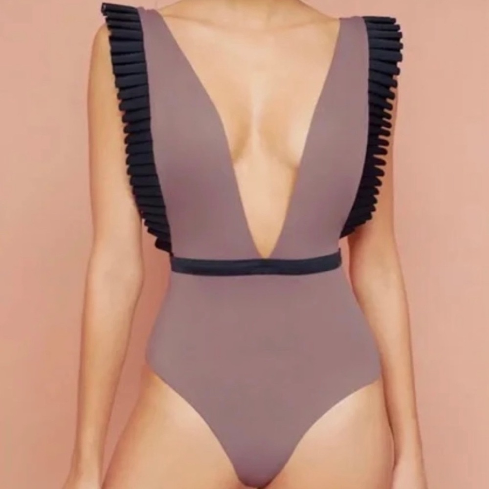 New without tags PUNTAMAR PUNTA MAR Toria One piece. Size small.